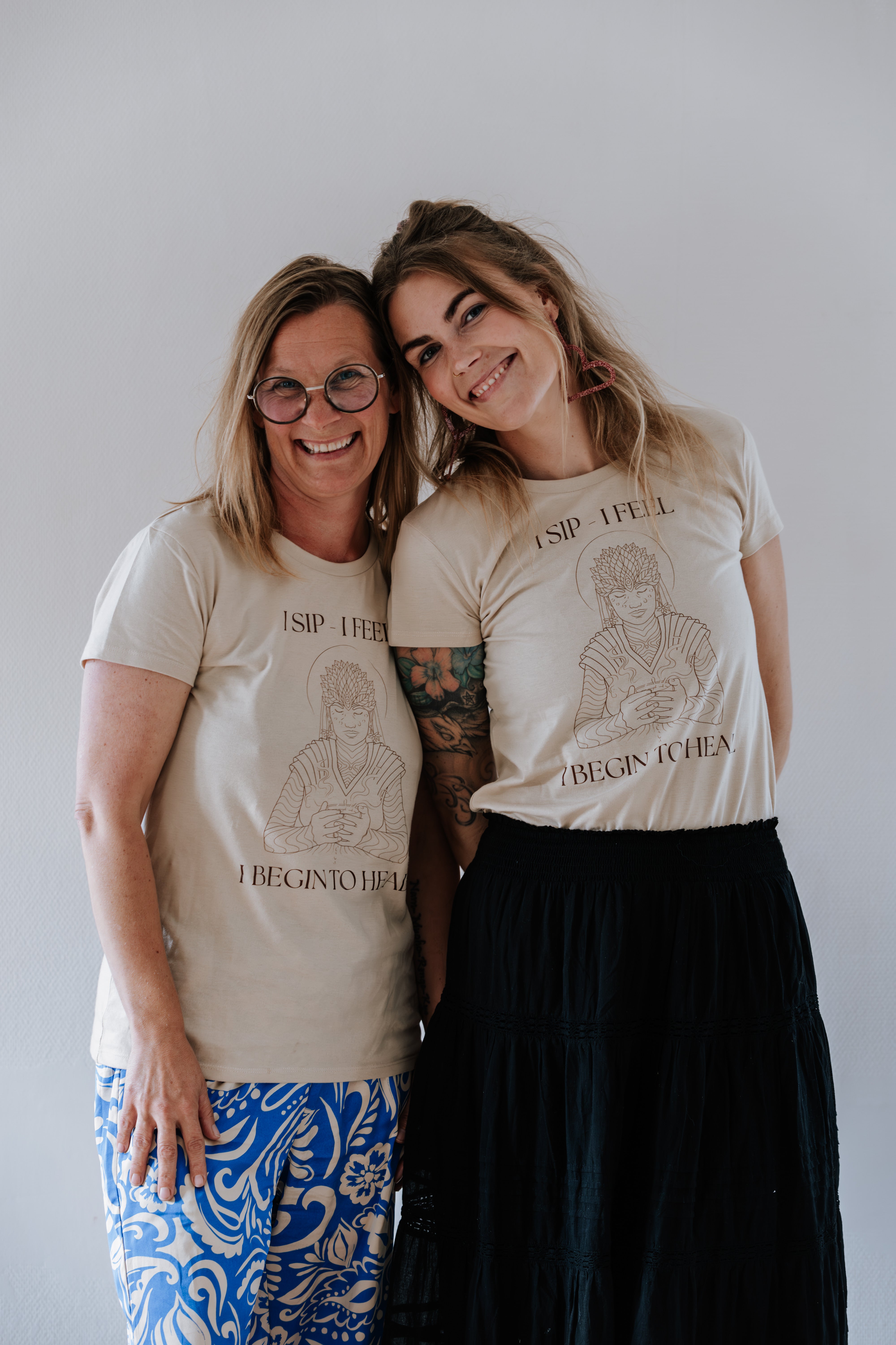 "I sip, I feel, I begin to heal" 🤎 Ritual shirt med Ruysen Flores Spirit of Cacao